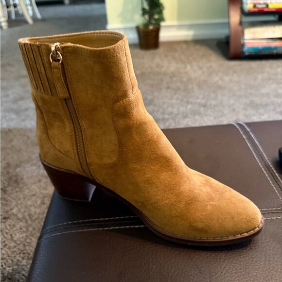 J. Crew Women's Tan Suede Ankle western Boots - Picture 4 of 6